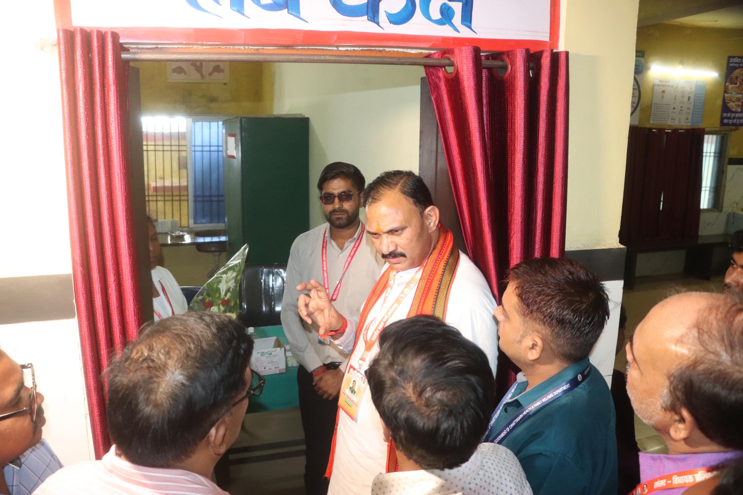 स्वास्थ्य मंत्री श्री श्याम बिहारी जायसवाल ने मैनपाट के कमलेश्वरपुर अस्पताल का किया निरीक्षण